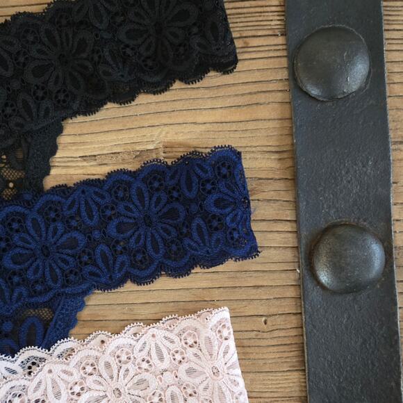 Victoria's Secret Lace Thong Bundle Sz S New 3 pieces - Picture 2 of 3